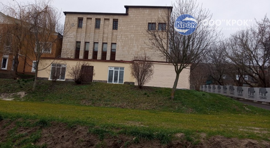 Торгово-офисное здание по улице Интернациональная, 5А/1 в городе Бресте